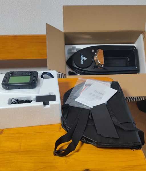 Продавам лодка за захранка  LOKEEVAN V030