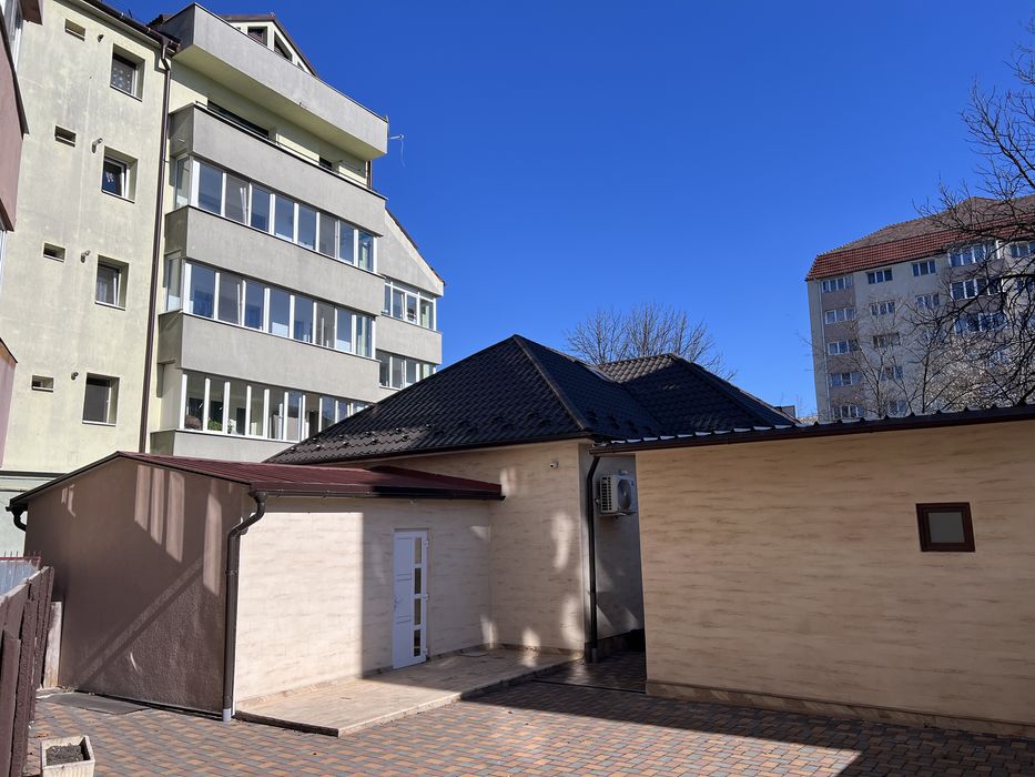 Vand imobil cu spatiu comercial în Bistrița zona Spitalului