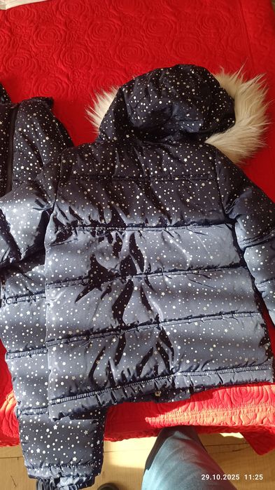 Vând geaca și pantaloni îmblăniți Reserved