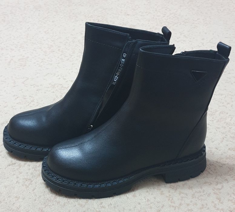 Продам зимние ботинки