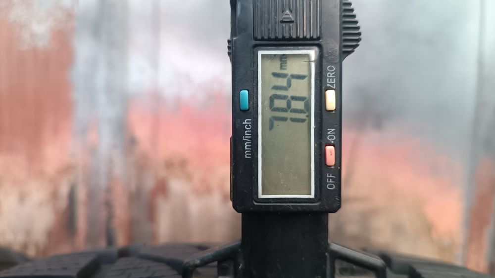 235/40/19 Uniroyal Дот 3523