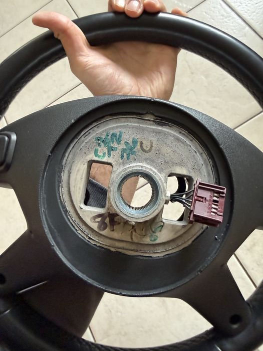 Много добър Волан за W166 Mercedes ML с пера