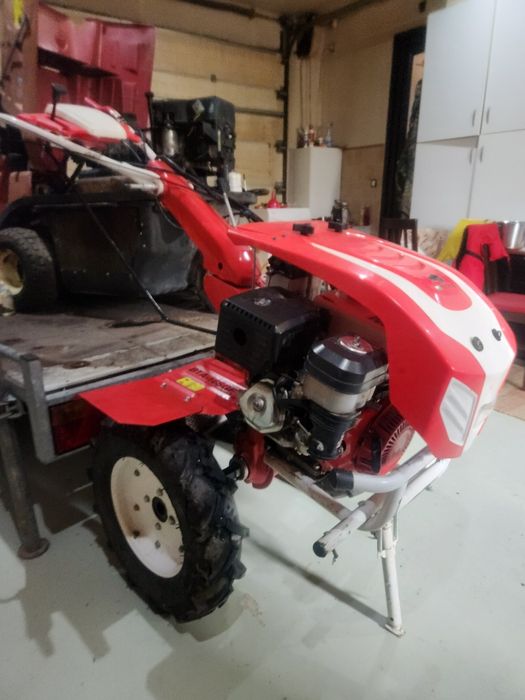 Vand sau schimb motocultor cu masina de cosit iarba