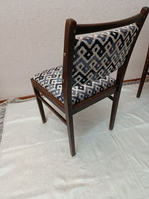 Советские стулья, реставрированные, оббитая новым паралом и тканью