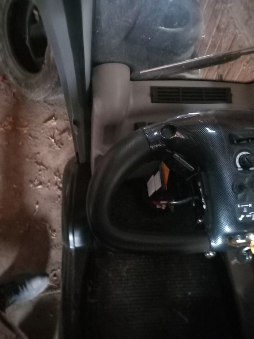 Mașinuța electrica