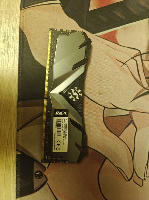 оперативная память обьемом 16 ГБ XPG