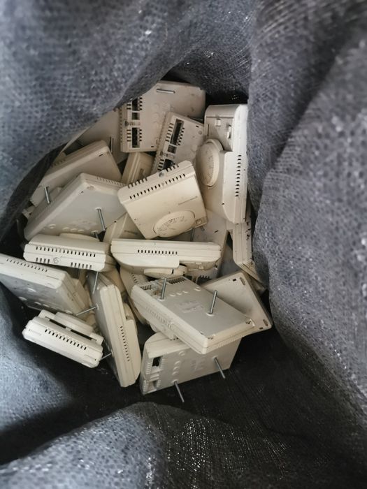 Реголатори за климатични и парни инсталации  свалени са  от хотел рабо