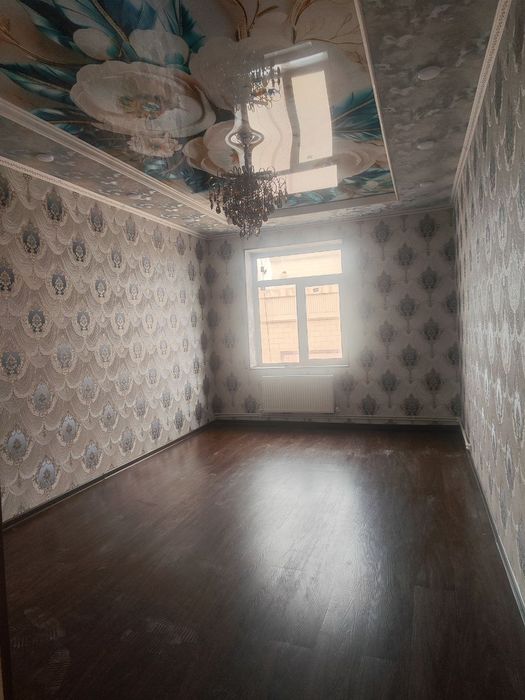 Когон шахар вакзал, паркининг олдида квартира сотилади...