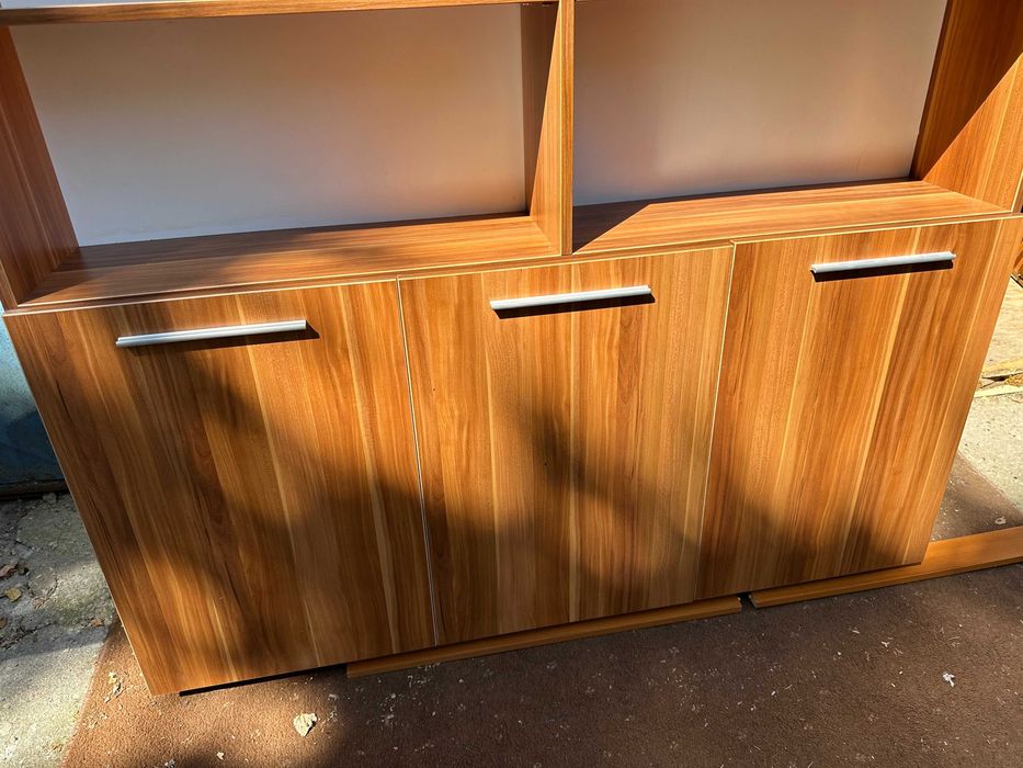 Biblioteca cu rafturi; Dulap cu spatii de depozitare; Biblioraft