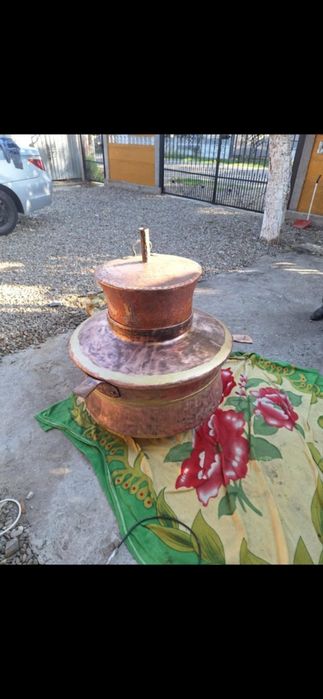 Vand cazan de arama 22 de galeti grosimea de 3 mm greutatea aproximativ 70 kg  pret pe kg 300 lei