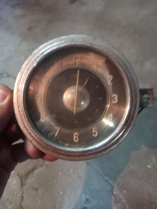 Часы победа Газ 21