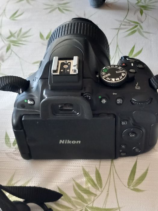 Фотоапарат NIKON, със стойка