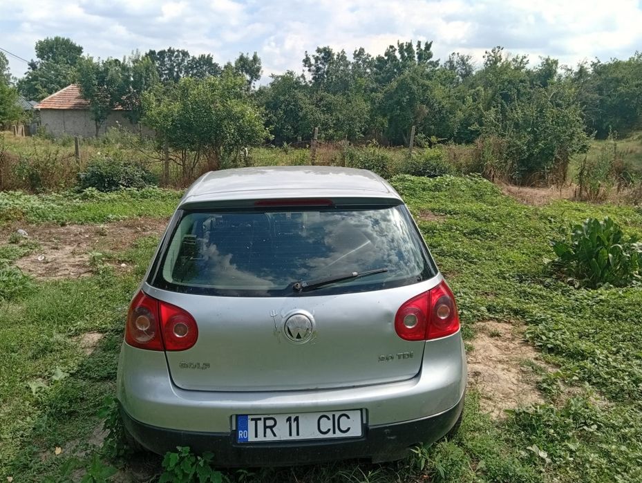 Vand golf 5, motor 2.0 140 cai