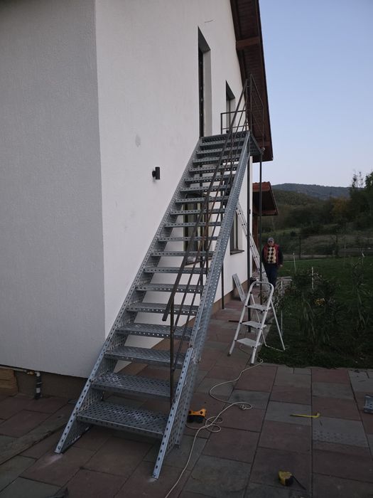 Scari metalice zincate facem la comanda 288