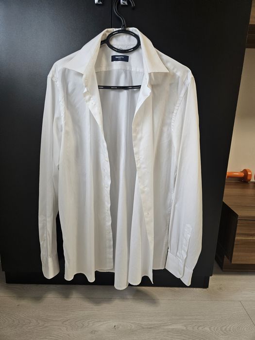 Vând costum masura L