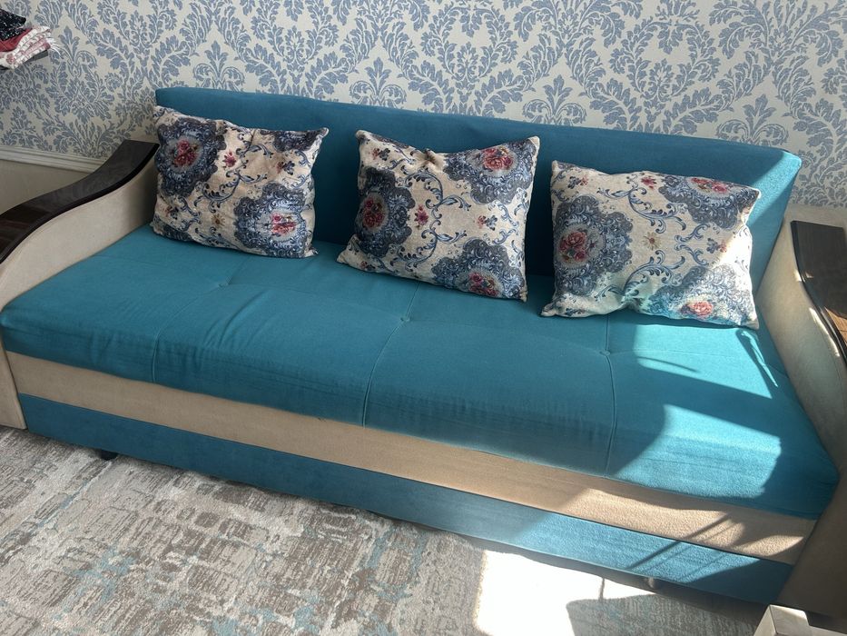 Продам диван в очен хорошем состоянии