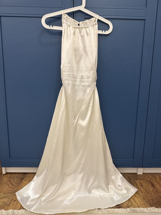 Красивое платье шикарного цвета