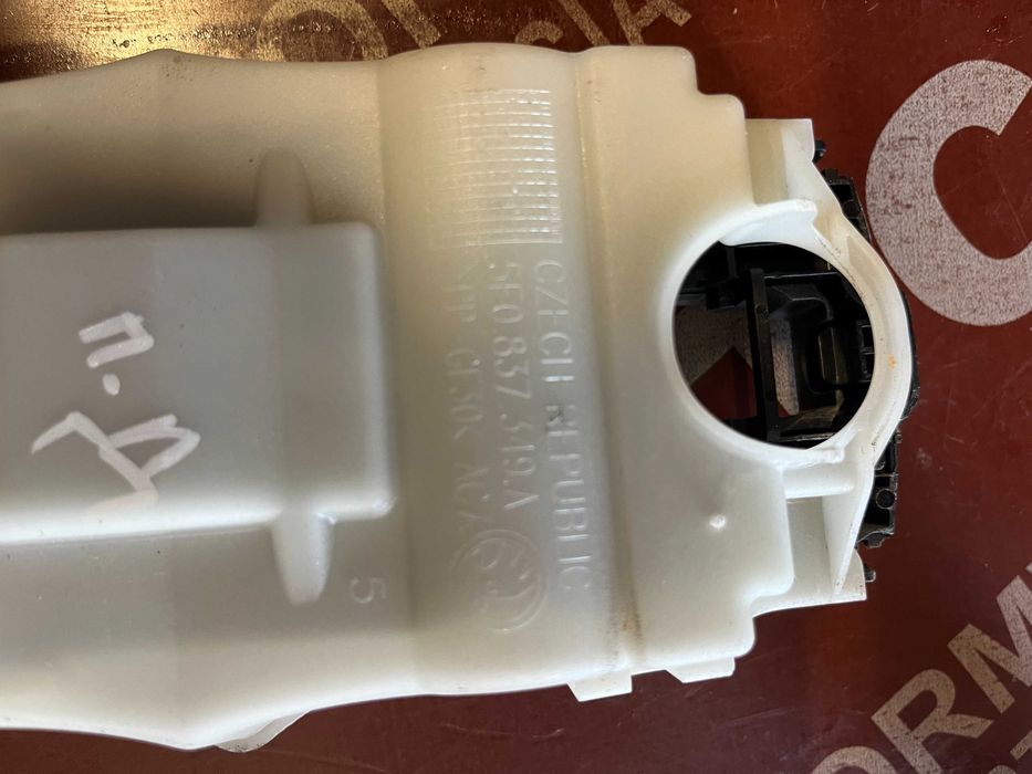 Водач на дръжката със заключване на вратата Skoda Octavia 3