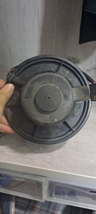 Продам вентилятор печки ауди 80