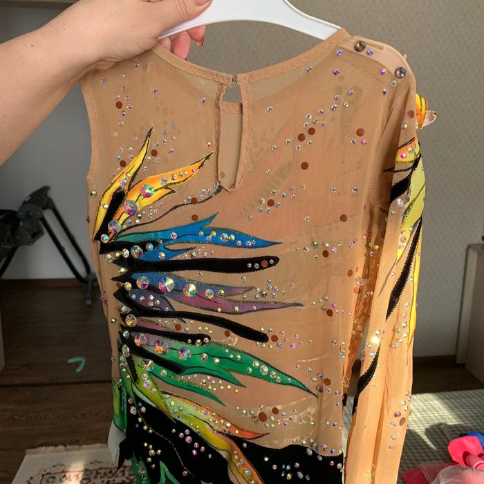 Продам гимнастический купальник