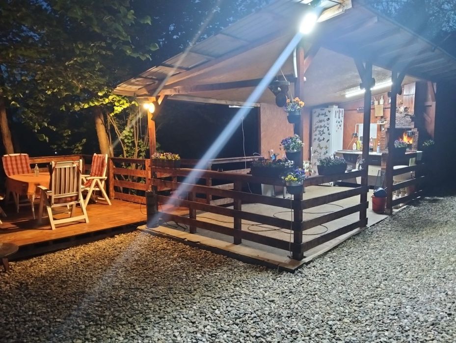 Vând casă de vacanță