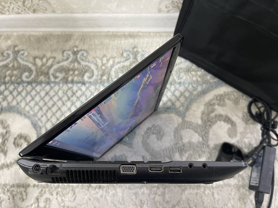 Продам ноутбук Samsung NP300