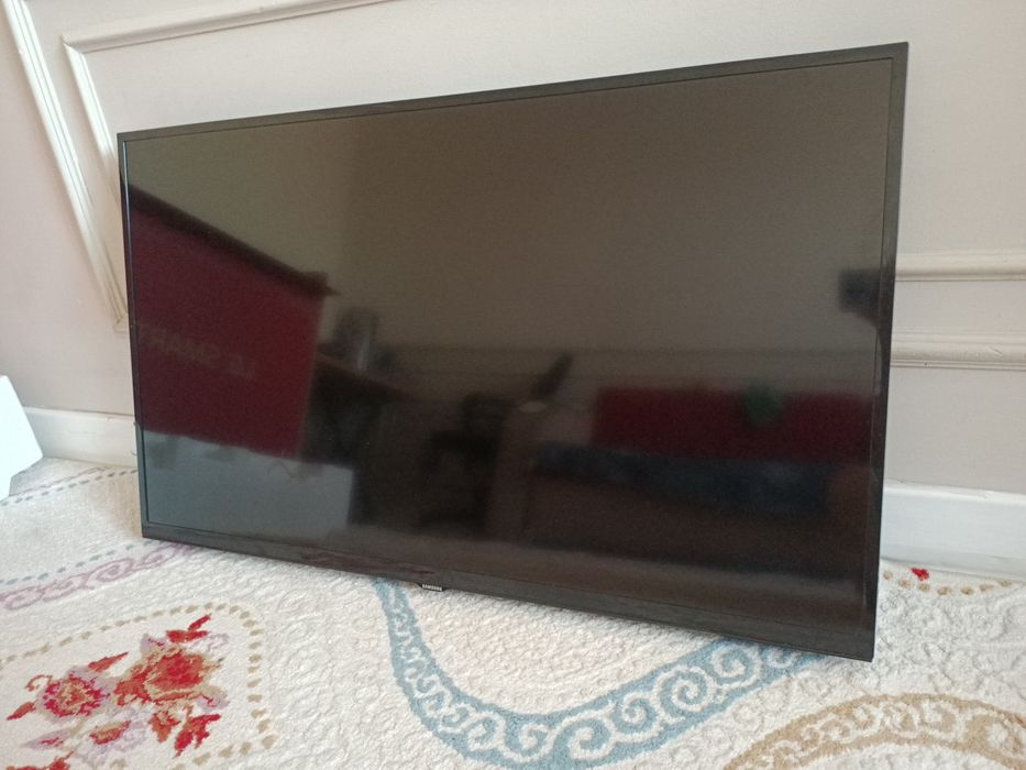 продается тв за 20тысяч,
