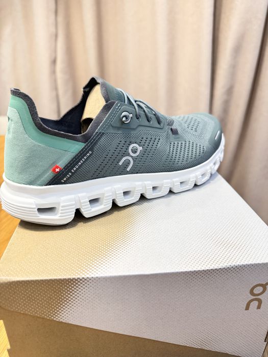 Кроссовки мужские On