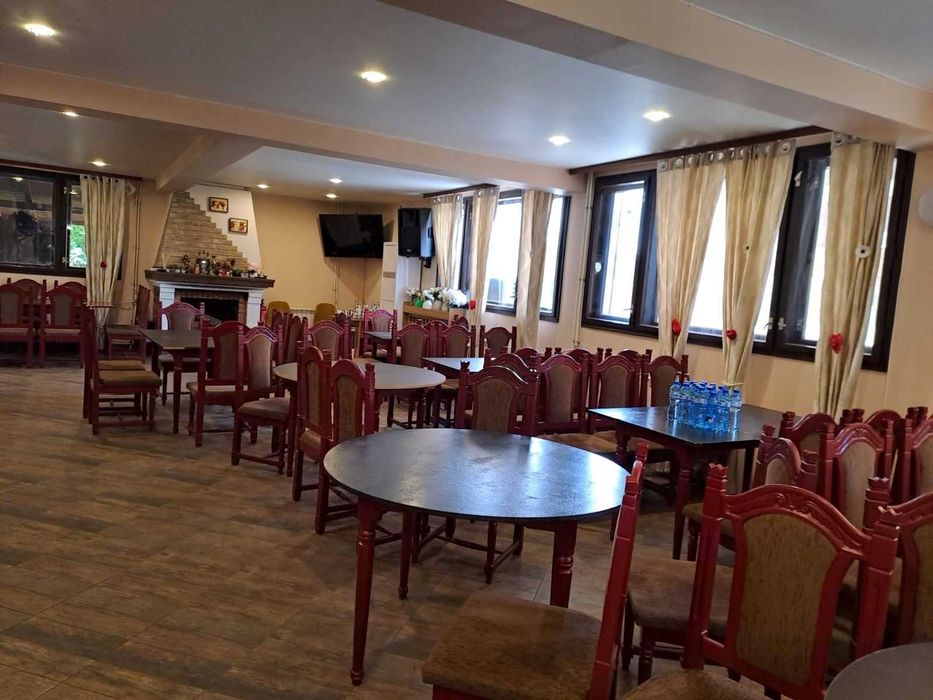 Дава се под наем Заведение в Дебелец - 500 кв.м за 1530 € - Снимка #3