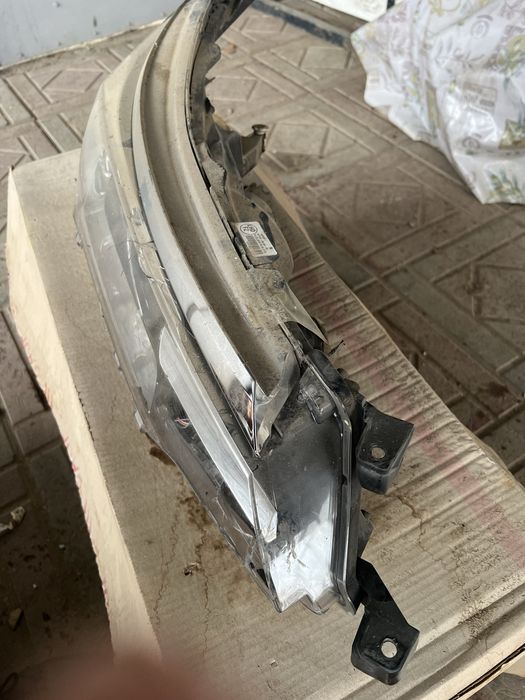 Фары от Тойота Каролла 185 кузов