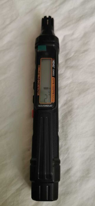 Detector de gaz metan portabil