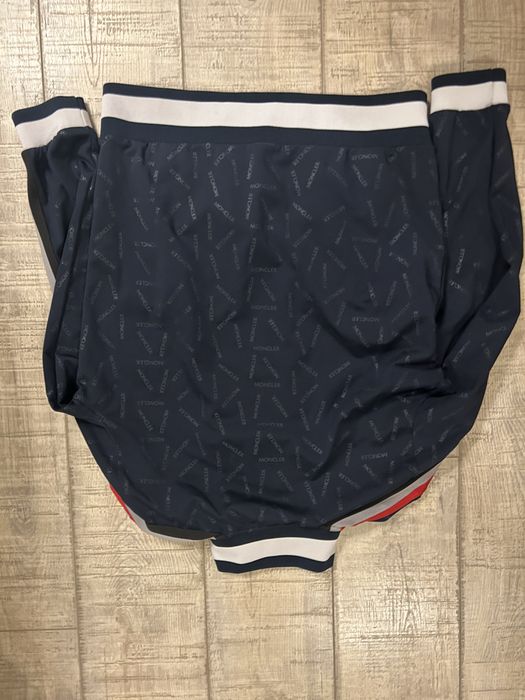 bluza moncler marimea L
