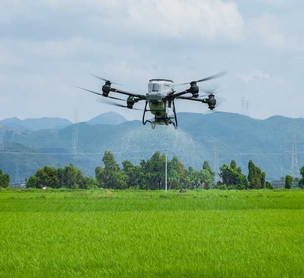 Дрон- опрыскиватель DJI Agras T50