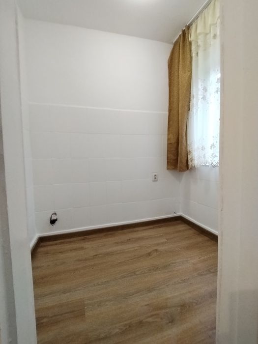 Vând garsonieră, etaj 2, confort 1, Orșova