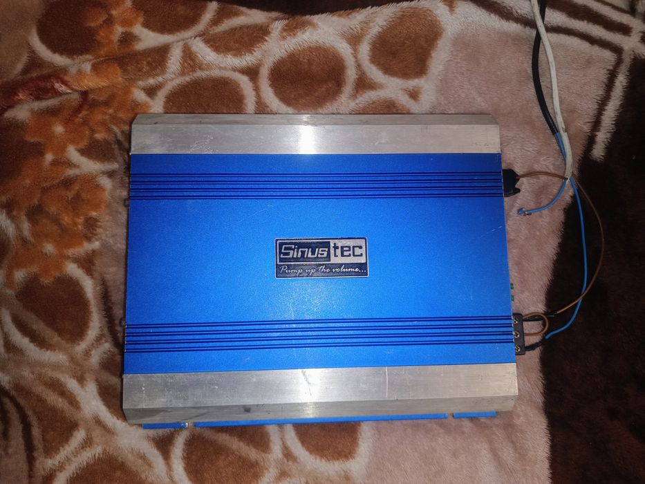 Amplificator subwoofer auto 500 wati rms la 2 ohm sau  263 wati rms la  4 ohm