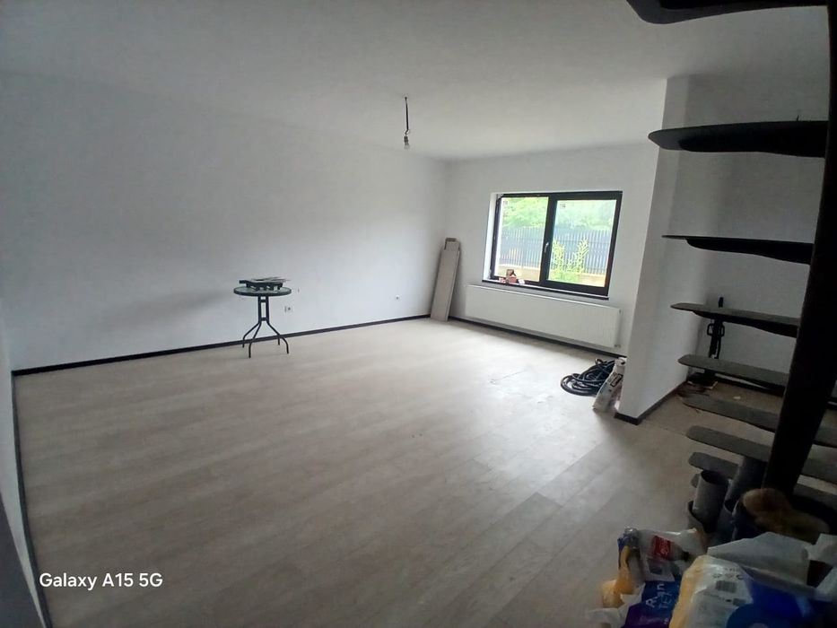 Propietar vand casa 3 camere in Hemeiusi