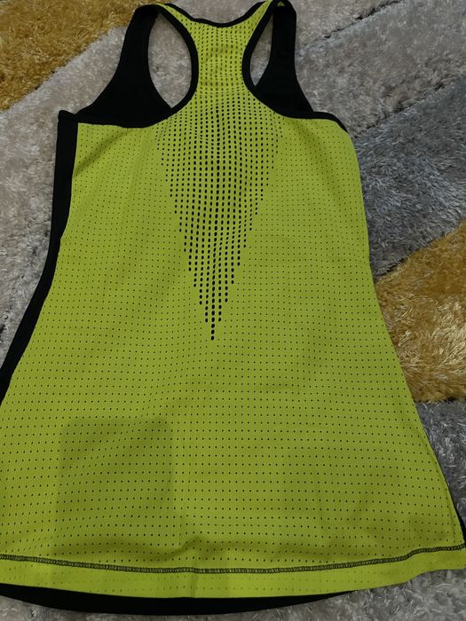 Спортен потник с вталена кройка  Nike