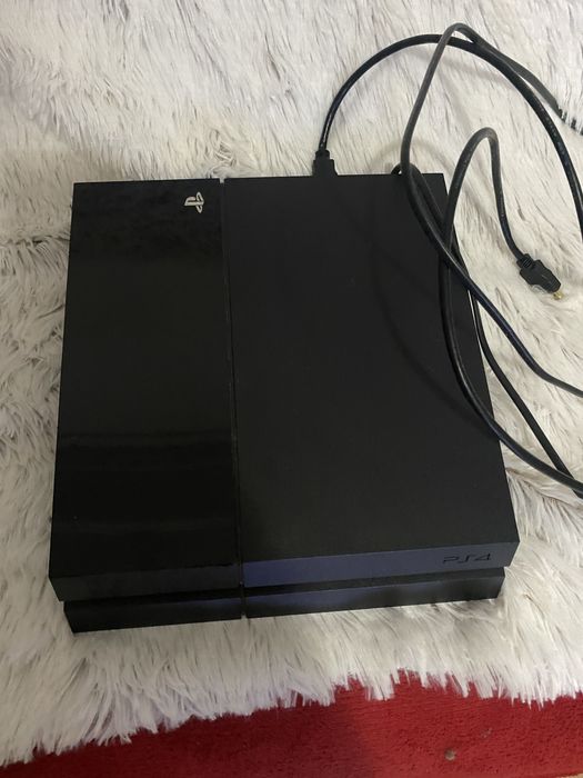 Vand consola playstation 4