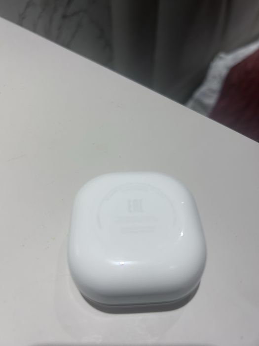 Samsung Galaxy Buds FE — Белые