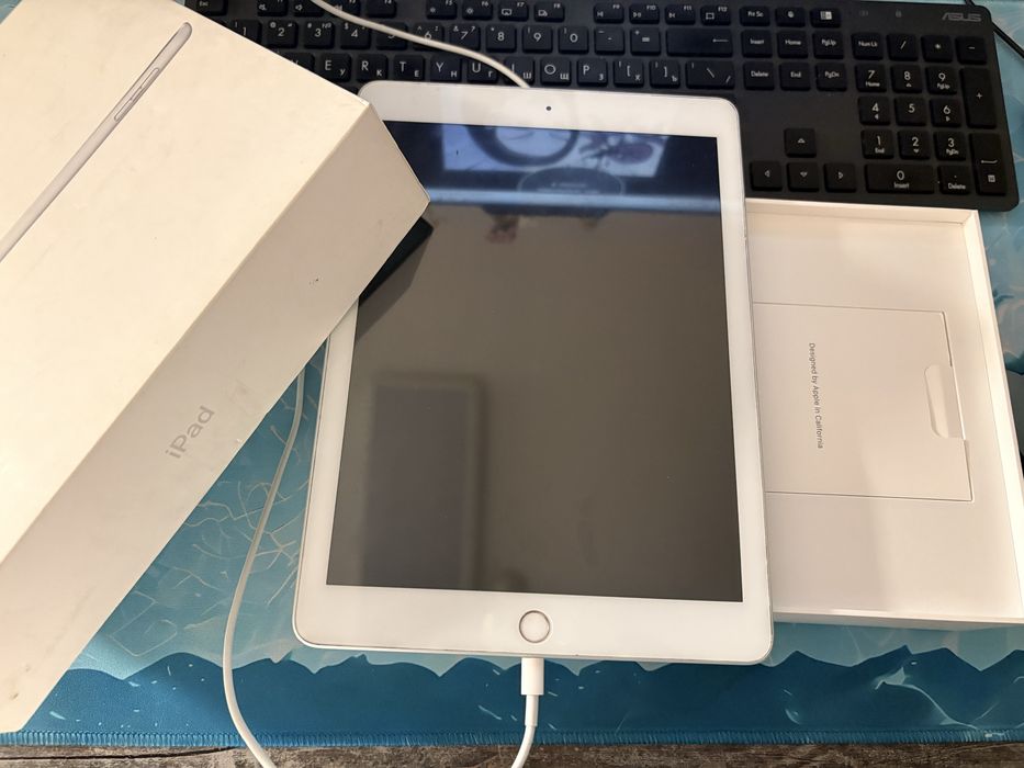 Продам iPad 6th Generation 128 GB