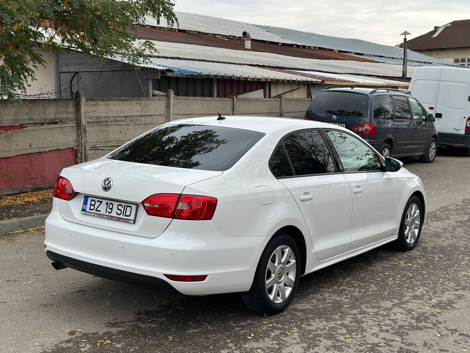 VOLKSWAGEN Jetta 2011 — imagine 4