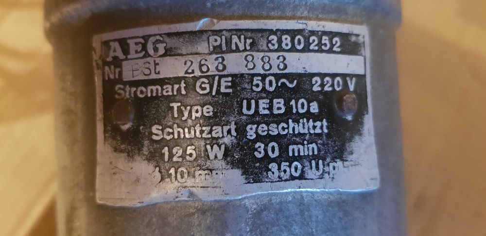 Стара ретро бормашина AEG ueb10a