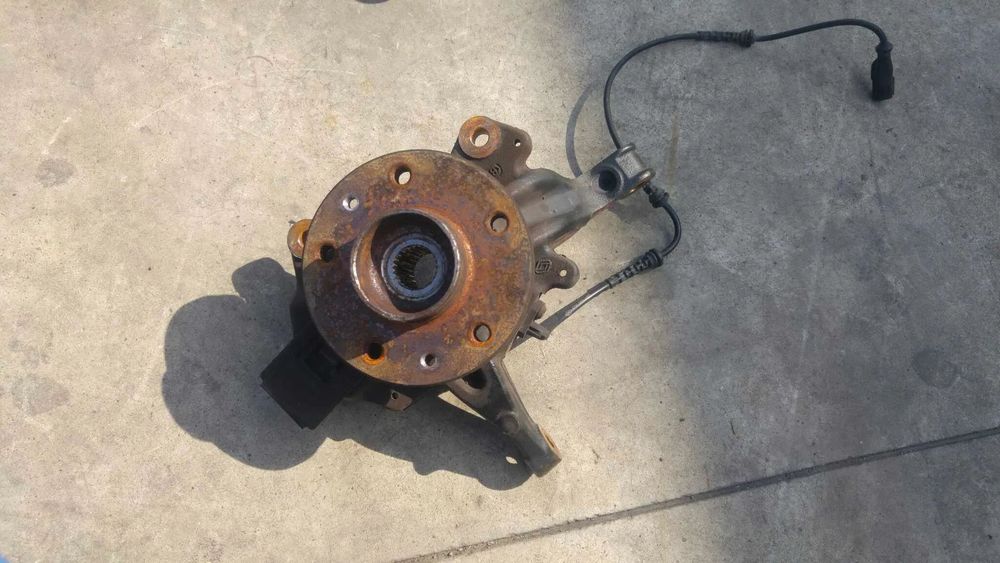 fuzeta stanga  fata 1.5 dci renault scenic 3