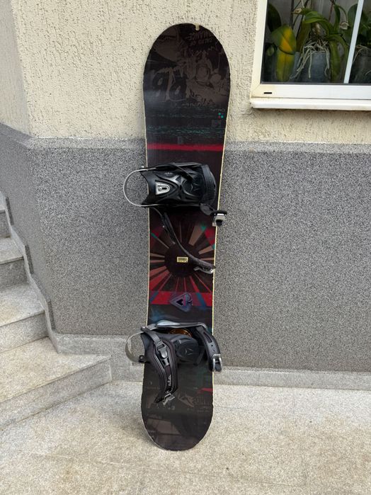 Snowboard 152 + legaturi