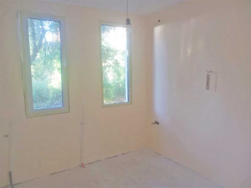 Нова енергоспестяваща къща на 50 км. от град София с. Туден общ. Годеч