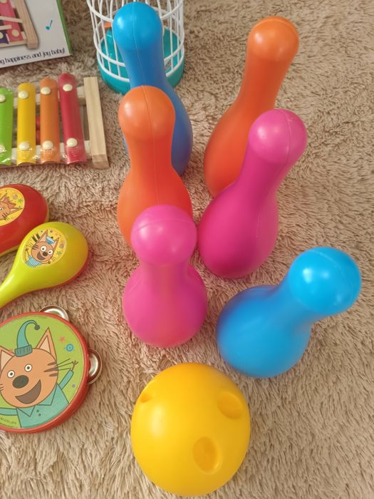 Игрушки малышам (развивающие), б/у, в отличном состоянии.