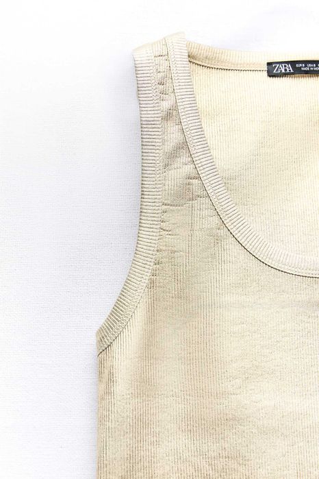 златен потник ZARA,ТенискаVersace Jeans Couture, рокля Versace Jeans