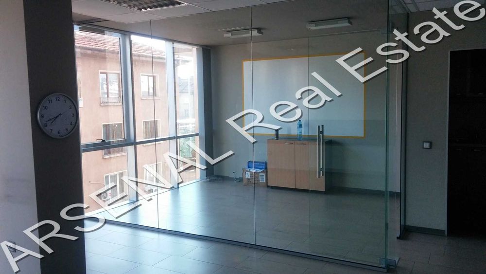 Дава се под наем Офис в София, Борово - 102 кв.м за 900 € - Снимка #2