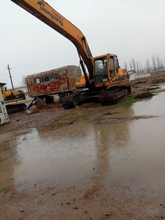 Продаётся экскаватор гусеничный Жунянг