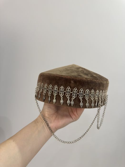 Такия разного цвета